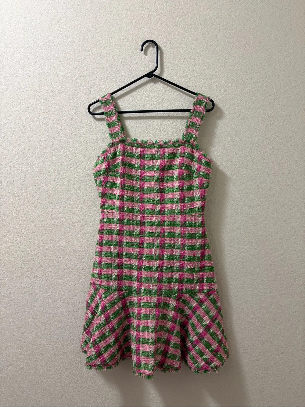 Kate Spade New York pink green plaid tweed frayed ruffle mini dress. Size 6 NWOT